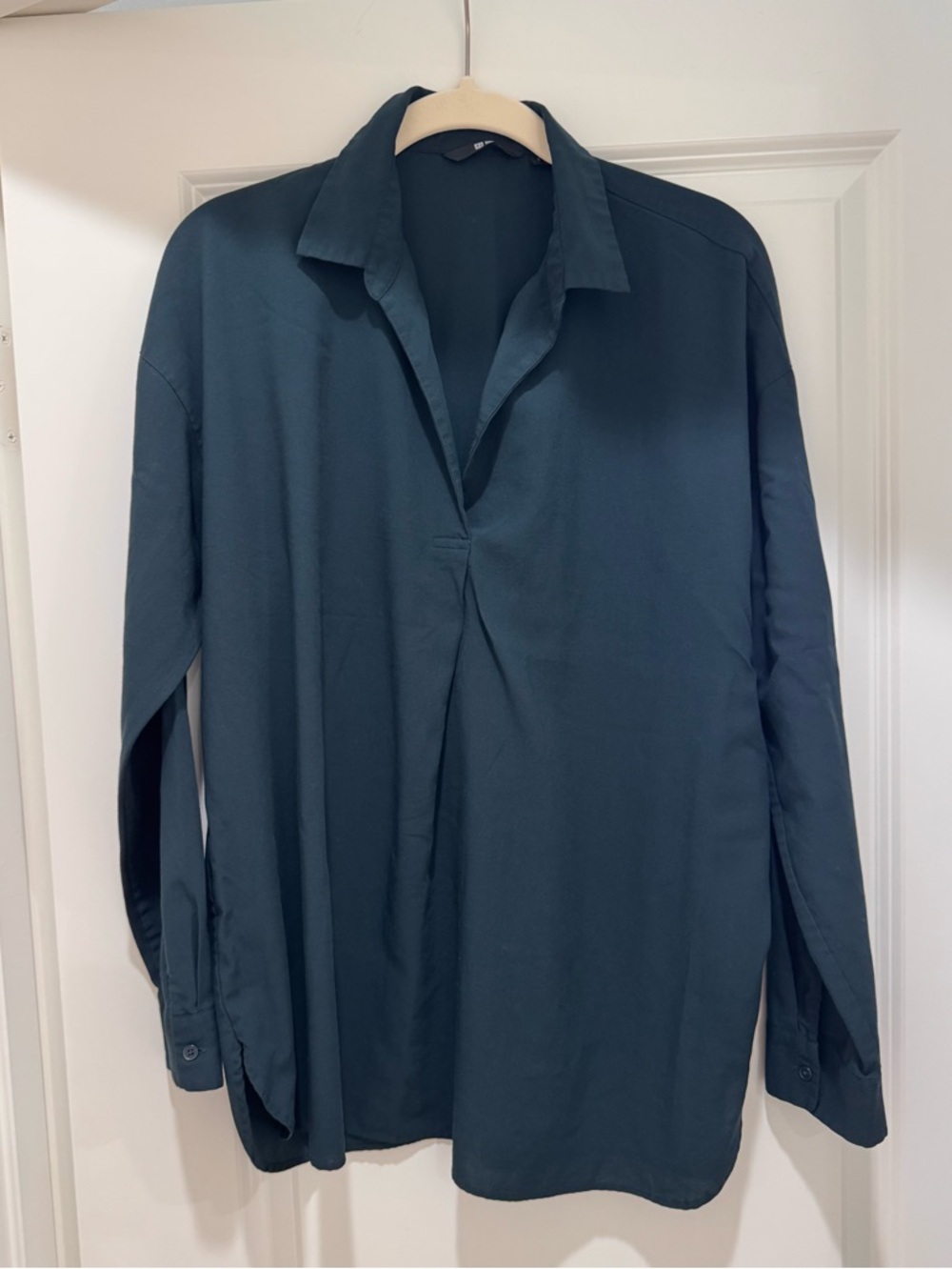 Uniqlo Rayon Dark Green Collared 3/4 Sleeve Blouse Size M